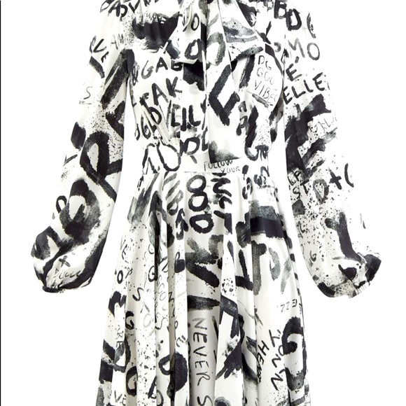 Dolce and Gabanna graffiti silk dress. Worn 1 time a couple of hours. - Picture 2 of 8